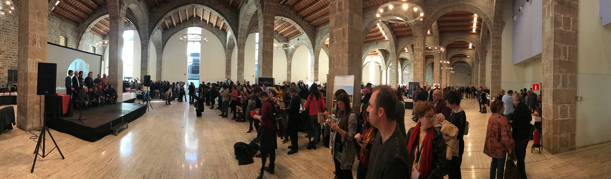 Foto panorámica de la fiesta presentación de La Guia de vins de Catalunya 2018